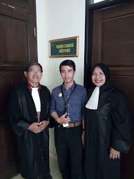 Aulia Taswin Awalindo bersama Advokat Eliez dan Bambang